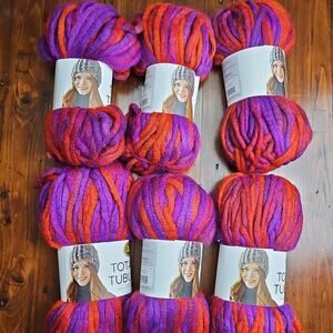 6 SKEINS LION BRAND YARN TOTALLY‎ TUBULAR